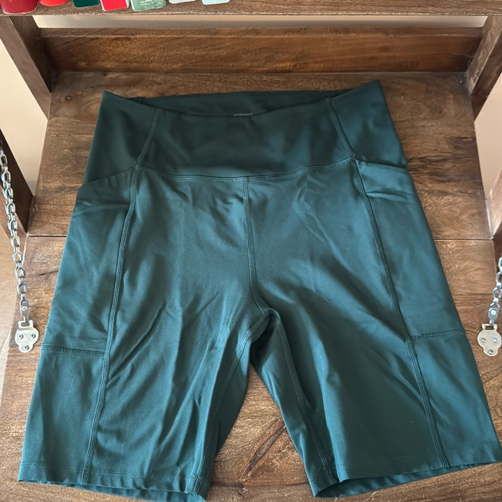 XL girlfriend collective high-rise pocket bike shorts forest green